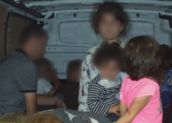 Trafikonte të miturit ilegalisht, dënohet me 4 vjet burg anglezi –