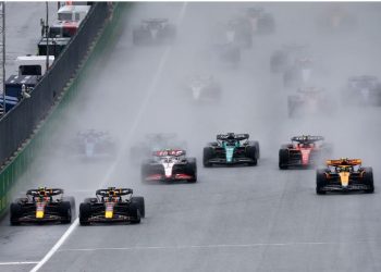 Verstappen triumfon në garën Sprint, Ferrari në podium me Sainz –