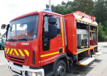 Përfshihet nga flakët kodra me ullinj –