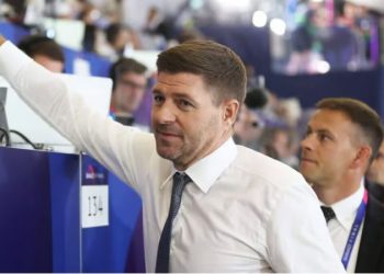 Steven Gerrad pranon ofertën e klubit saudit –