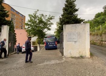 Dhunuesit e gazetarit në Lezhë dënohen 4 dhe 5 muaj burg –