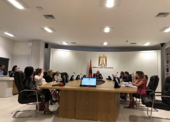 U arrestua nga SPAK, KLP pezullon drejtuesin e Prokurorisë së Kukësit –