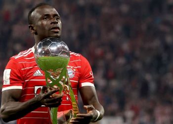 Sadio Mane gati të bëhet shok skuadre me fituesin e Topit të Artë –