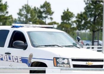 Shfaqet papritur pas 4 vitesh në stacionin e policisë vajza e zhdukur –