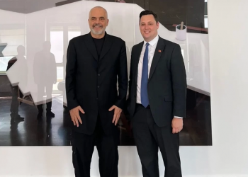 Një McGonigal nr 2/ Kryebashkiaku britanik nuk deklaroi vizitën e paguar në Tiranë, ku u takua me Ramën dhe Veliajn –