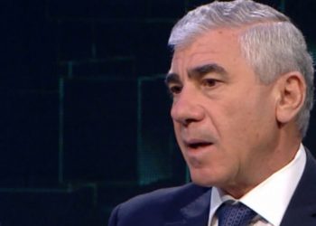 Për Lulin dhe Lulzimsat! –