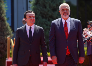 “Kemi një gaforre dhe një dash”, astrologia ka një parashikim për Kurtin e Ramën –