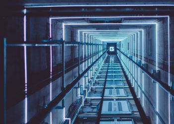 Mbi 80% e ashensorëve në Shqipëri janë jashtë kontrollit –