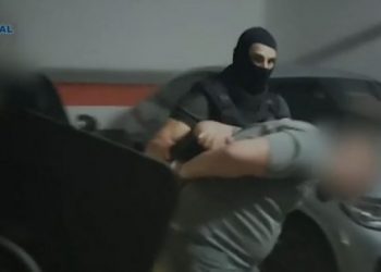 VIDEO/ Momenti i arrestimit të shqiptarit, i shumëkërkuar nga Gjermania