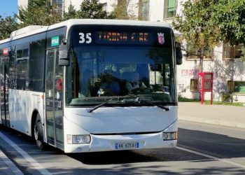 Nga nesër reduktohen autobusët urbanë në Tiranë, ja arsyeja…