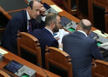 Bashës i intereson përçarja, po tenton… –