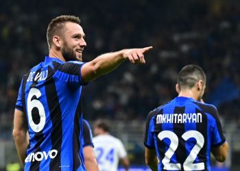 De Vrij do rinovojë. Onana? Besoj se duhet… –