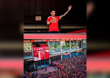 VIDEO/ Rikthehet pas 13 vitesh, tifozët e Benfikës i bëjnë pritje madhështore Di Marias