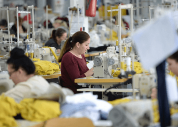 Edhe punëtorët aziatikë largohen nga Shqipëria, emigrojnë në BE –