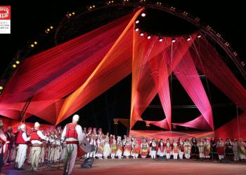 Përfundon Festivali i Gjirokastrës, interpretuan 1200 artistë –