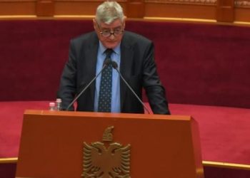 Vagabondët që vodhën paratë e inceneratorëve të shkojnë në burg –