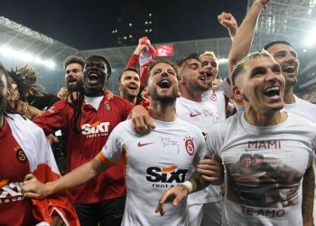 Klubi legjendar blen përfundimisht ish-fantazistin e Premier League –
