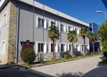 Shpërndanin drogë në lokalet e natës, arrestohen 2 persona në Himarë –