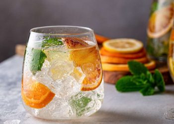 Tani do mendohemi dy herë/ Ja pse nuk duhet të hedhim akull në pijet tona –