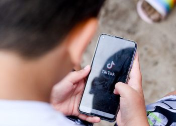 Paralajmëroi në TikTok se do vetëvritej, policia lokalizon personin nga adresa e IP-së –