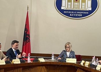 Ahmetaj kërkon më shumë kohë për t’u mbrojtur, a do të shtyhet mbledhja e Këshillit të Mandateve? –