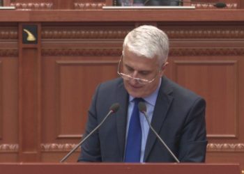 Ndihem keq kur shoh të majtët në burg –