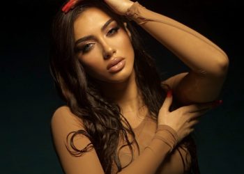 Trend i ri? Melinda Ademi shfaqet në koncert sipas mënyrës së saj –