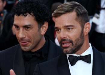 Vjen “single” në Tiranë/ Pak ditë para koncertit, Ricky Martin divorcohet nga bashkëshorti –
