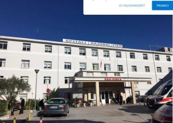 Hidhet nga pallati dhe ndërron jetë 38-vjeçari në Fier, ja dyshimet e para –