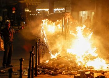 Trazirat në Francë, mbi 2000 të arrestuar dhe qindra dyqane të grabitura e të djegura –