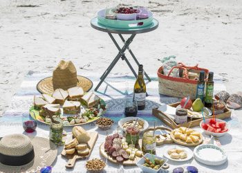 Disa nga ushqimet që nuk duhet t’i konsumoni në plazh –