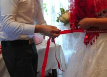 Shokuese/ Nuk ishte e virgjër, familja shqiptare dhunon 23-vjeçaren –
