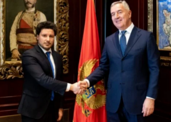 Gënjeshtar e tradhtar. Të qenit shqiptar… –