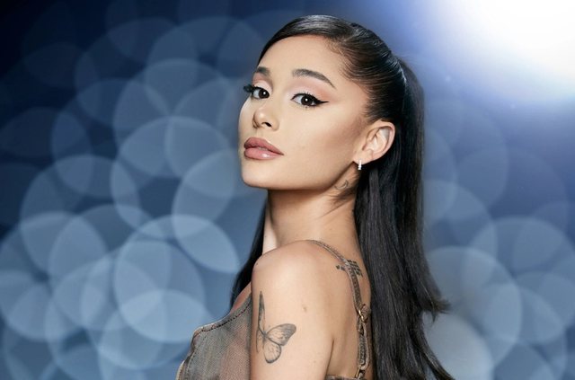 Ariana poston për herë të parë pas “kaosit” me Slater –