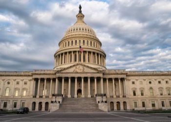 Alarm në Senatin Amerikan, një person i armatosur në zyra? –
