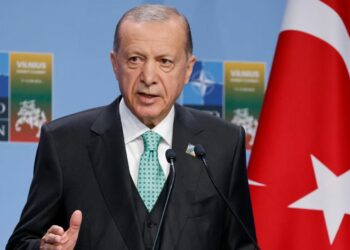 Perëndimi të mbajë premtimet ndaj Rusisë –