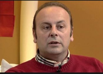 Qeveria shqiptare kujtohet “pas pilafit” për Genc Fugën –