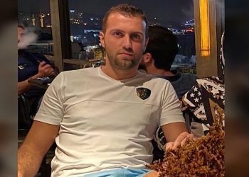 I dha të dashurit të saj dokumentin sekret, shkon në gjyq sekretarja –