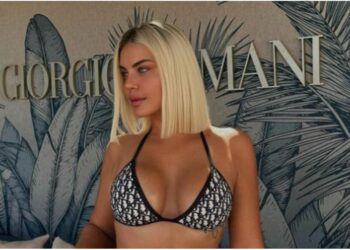 Kejvina nxjerr të tjera foto nga pushimet në Francë –