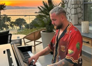 Luizi poston foto nga pushimet në Turqi –