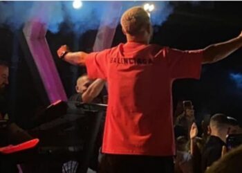 Befason Luizi, paguan shampanjë për fansat –