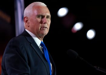 Pence kundër ish-presidentit Trump, përpiqet të forcojë shanset në fushatën republikane –