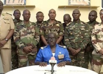 Grushti i shtetit në Niger, Gjermania kërcënon ushtarakët –