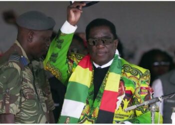 “Më votoni mua dhe do shkoni në parajsë”, lideri i Zimbabve premton… qiellin –