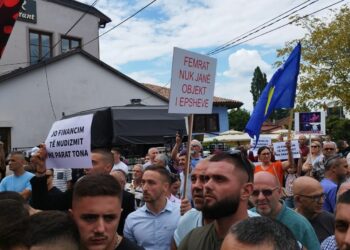 Në Prizren protestohet kundër Dokufest-it –