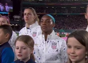 Nuk këndojnë himnin, ja motivet e protestës të amerikaneve –