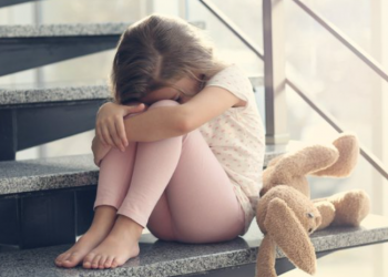 E rëndë/ Ish-punonjësi i çerdhes abuzoi seksualisht me 90 fëmijë –