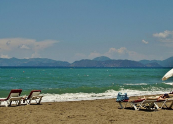 Gjenden 28 mina të pashpërthyera në plazh, mbyllet resorti turk –