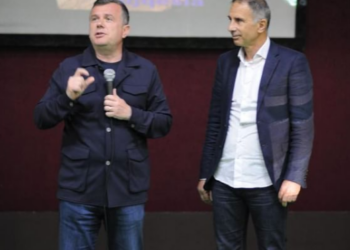 Josifi i Ramës nuk përmbahet: Nuk më bëni dot po*dhë, o ku*va (VIDEO)