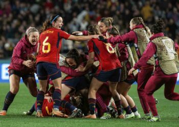 Spanja në librat e historisë, triumfon në finale –